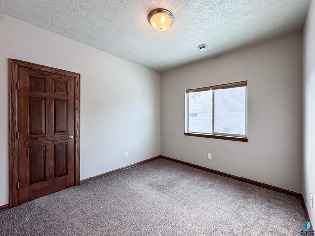 3405 E Bison Trl Trail, Sioux Falls, SD 57108