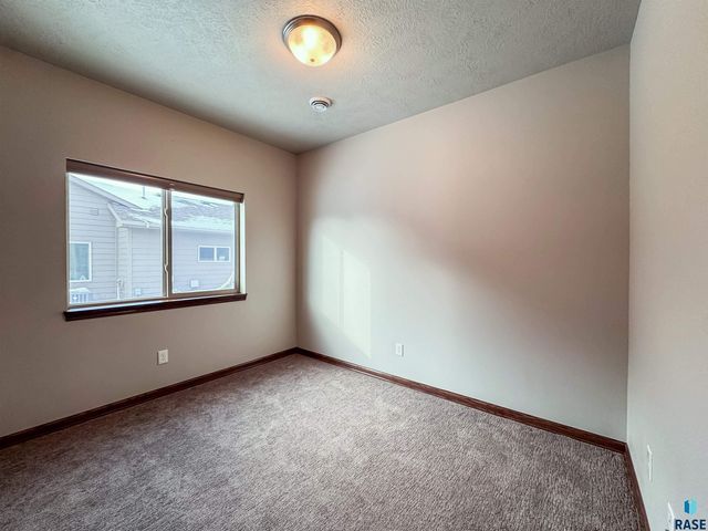 3405 E Bison Trl Trail, Sioux Falls, SD 57108