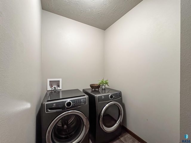 3405 E Bison Trl Trail, Sioux Falls, SD 57108