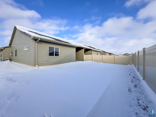 3405 E Bison Trl Trail, Sioux Falls, SD 57108