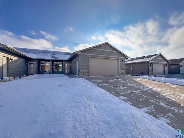 3405 E Bison Trl Trail, Sioux Falls, SD 57108