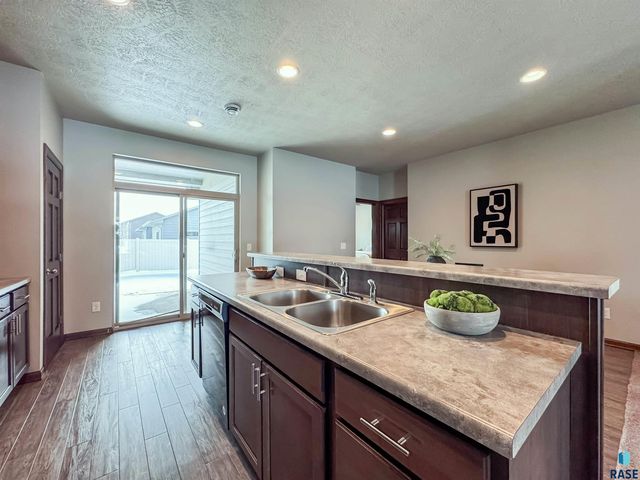 3405 E Bison Trl Trail, Sioux Falls, SD 57108