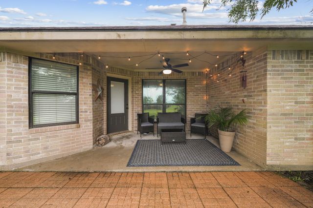 11718 Santa Fe Trail, Santa Fe, TX 77510