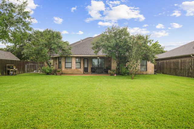 11718 Santa Fe Trail, Santa Fe, TX 77510