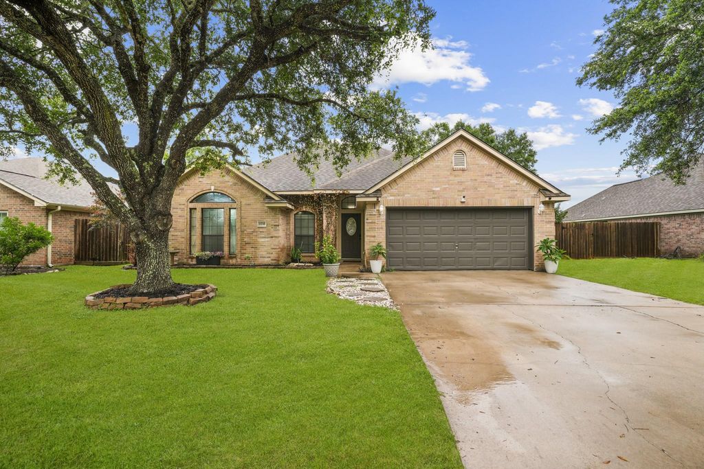 11718 Santa Fe Trail, Santa Fe, TX 77510