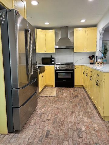 2306 Hialeah Drive, Houston, TX 77018