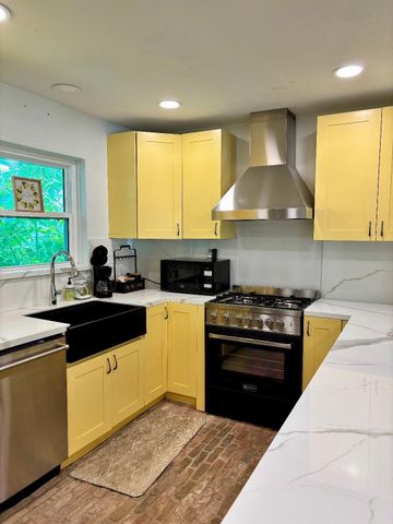 2306 Hialeah Drive, Houston, TX 77018