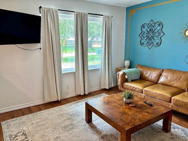 2306 Hialeah Drive, Houston, TX 77018