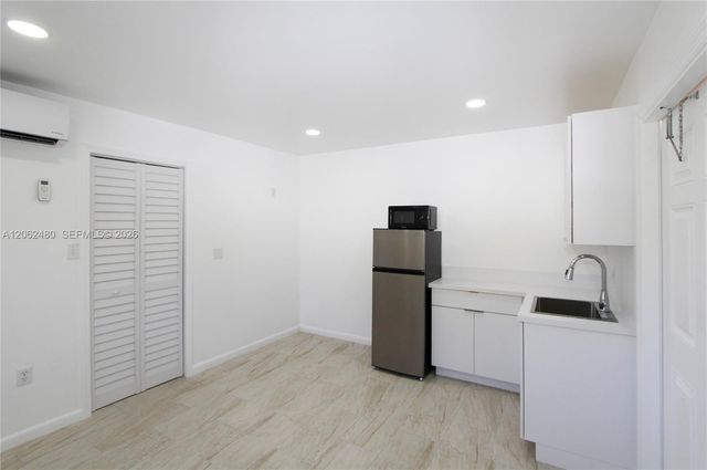 13797 SW 20th St, Miami, FL 33175