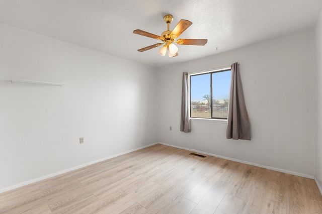 3941 Amalia Road SW, Albuquerque, NM 87105