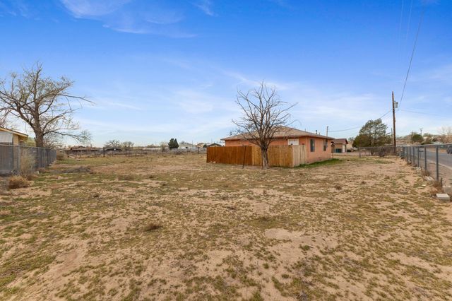 3941 Amalia Road SW, Albuquerque, NM 87105