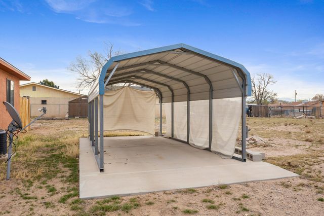 3941 Amalia Road SW, Albuquerque, NM 87105