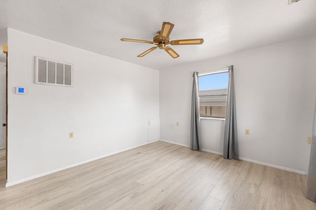 3941 Amalia Road SW, Albuquerque, NM 87105