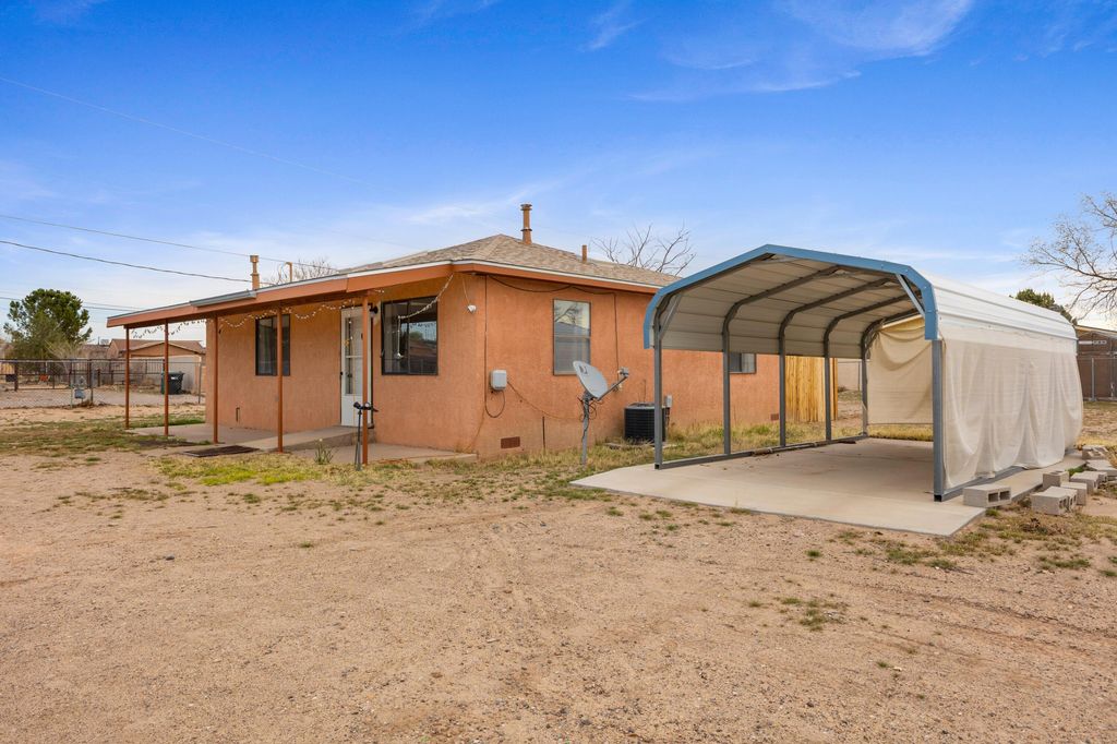 Image 3 of property listing at 3941 Amalia Road SW, Albuquerque, NM 87105