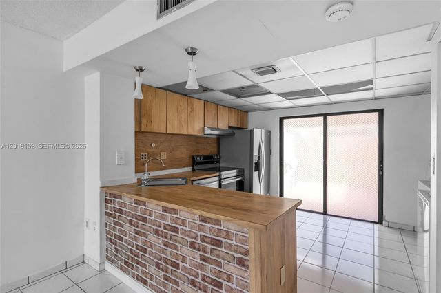 1811 SW 107th Ave 2302, Miami, FL 33165