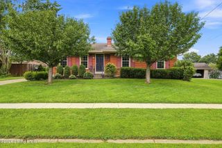 9015 Shevie Dr, Louisville, KY 40272