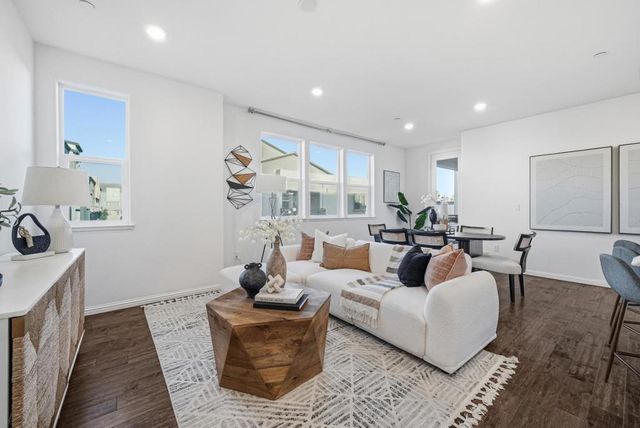 621 Blackbury Lane, San Jose, CA 95133