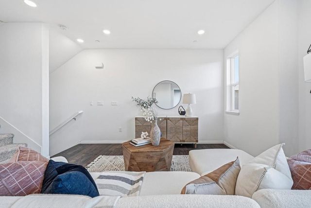 621 Blackbury Lane, San Jose, CA 95133