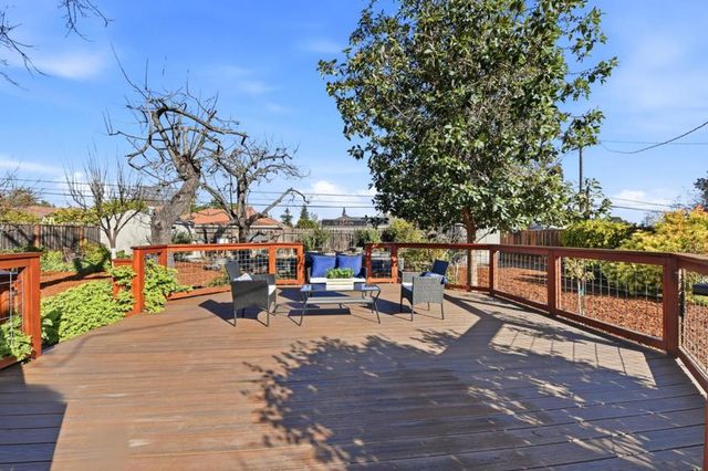 18597 Paseo Pueblo, Saratoga, CA 95070