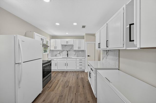 1022 Denton Drive, Euless, TX 76039