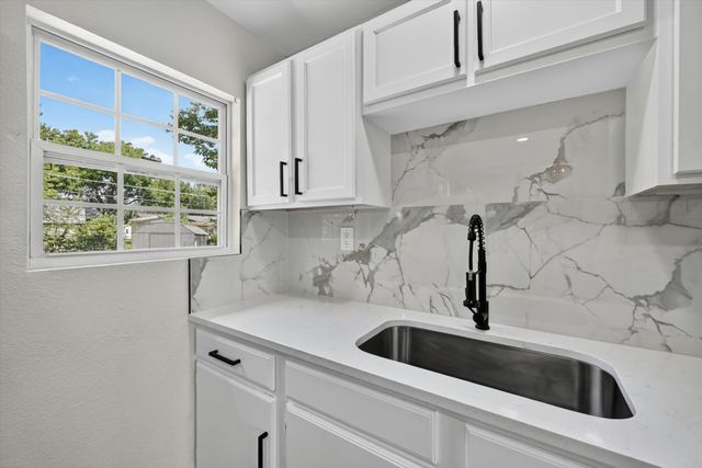1022 Denton Drive, Euless, TX 76039