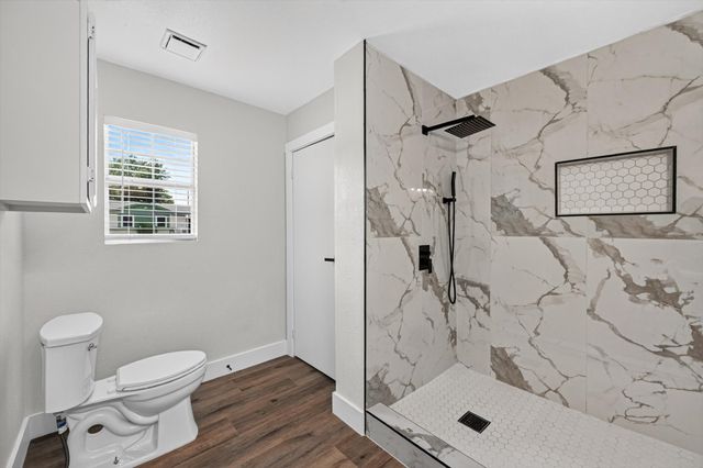 1022 Denton Drive, Euless, TX 76039