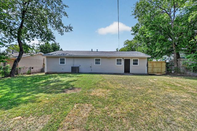 1022 Denton Drive, Euless, TX 76039