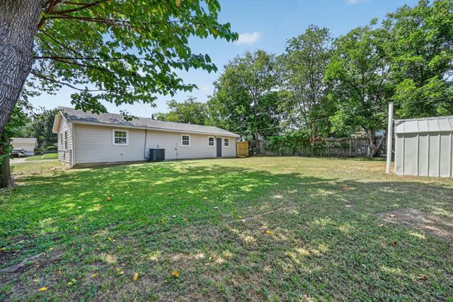 1022 Denton Drive, Euless, TX 76039