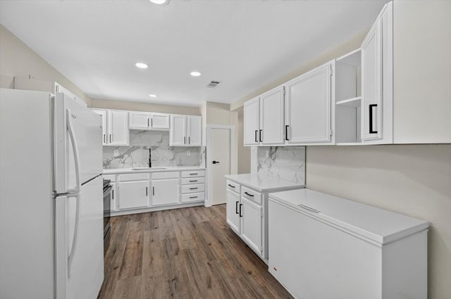 1022 Denton Drive, Euless, TX 76039