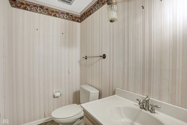 10806 E Lakeshore Drive, Carmel, IN 46033