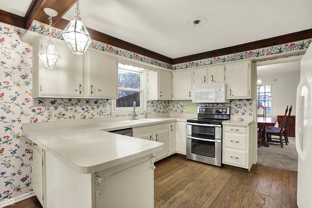 10806 E Lakeshore Drive, Carmel, IN 46033