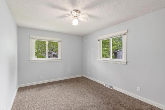 1000 Summerfield Drive, Northfield, MN 55057