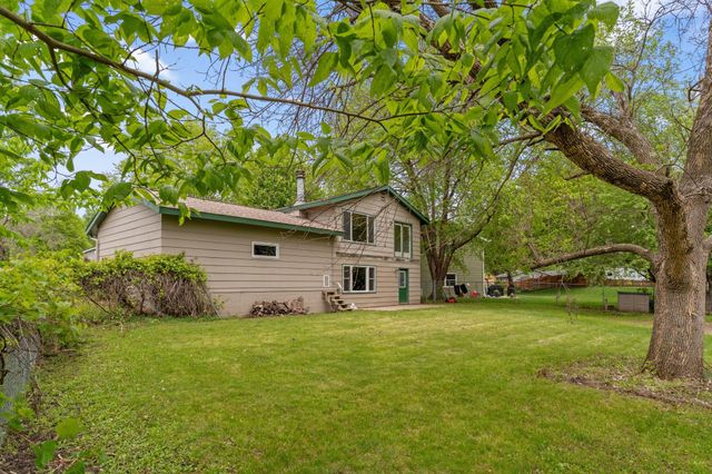 1000 Summerfield Drive, Northfield, MN 55057