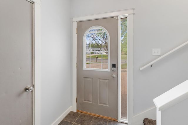 1000 Summerfield Drive, Northfield, MN 55057