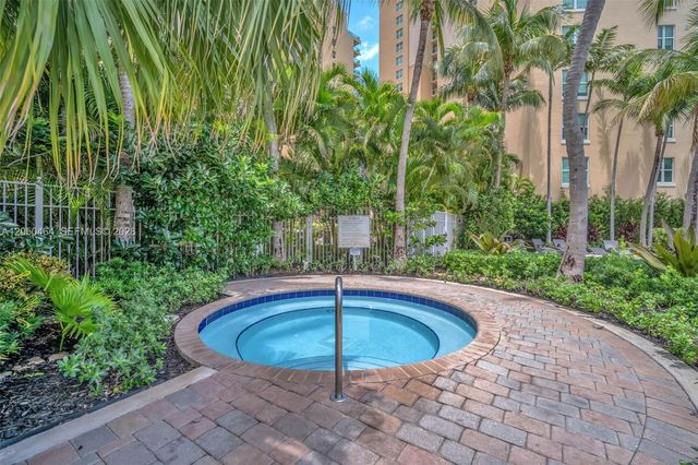 3340 NE 190th St 1206, Aventura, FL 33180