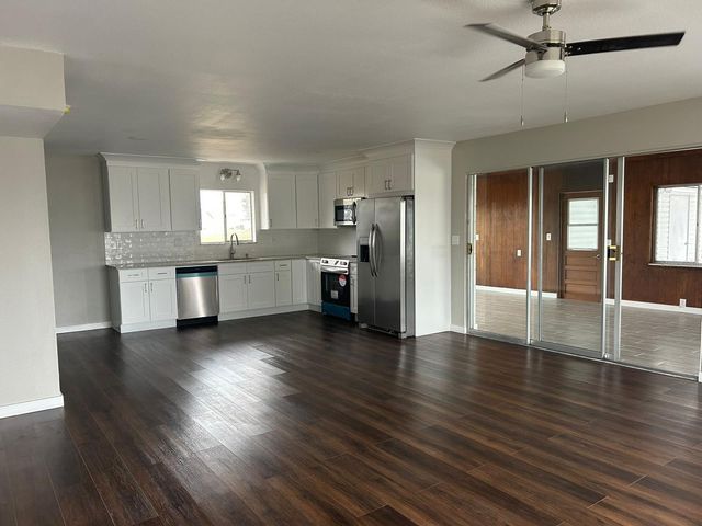 702 DESERT HILLS WAY, Sun City Center, FL 33573