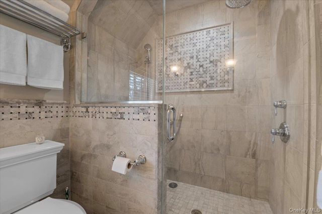 12 Hampton Road, Port Washington, NY 11050