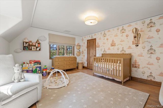 12 Hampton Road, Port Washington, NY 11050