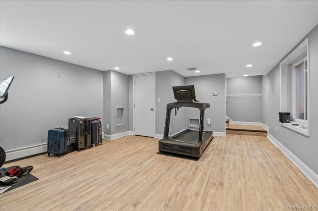 12 Hampton Road, Port Washington, NY 11050