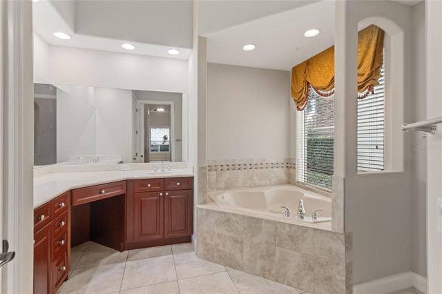 7014 PHILLIPS COVE COURT 27, Orlando, FL 32819
