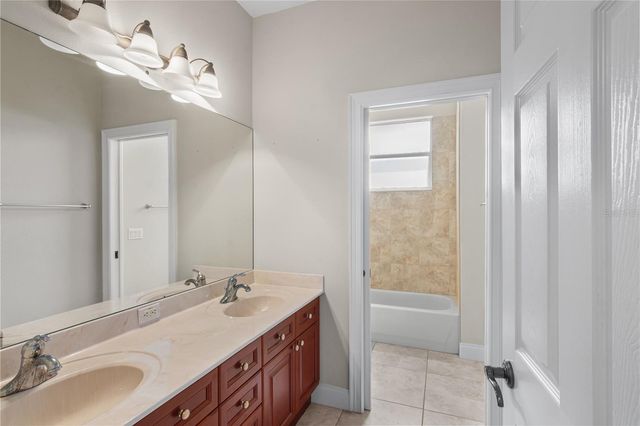 7014 PHILLIPS COVE COURT 27, Orlando, FL 32819