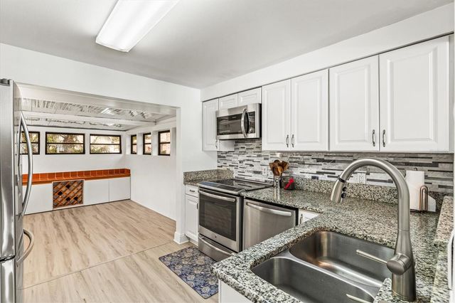 2453 CRISPIN COURT F4, Sarasota, FL 34235