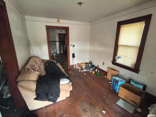 216 W CASS Street, East Peoria, IL 61611