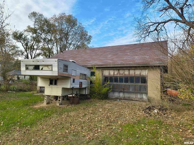 216 W CASS Street, East Peoria, IL 61611