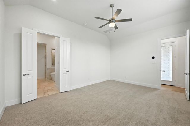 556 Lockhart Street, Waxahachie, TX 75165