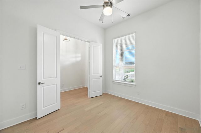 556 Lockhart Street, Waxahachie, TX 75165
