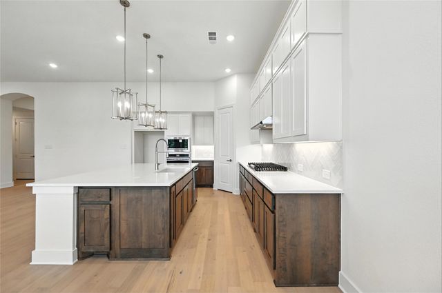 556 Lockhart Street, Waxahachie, TX 75165