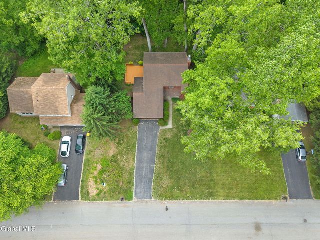 64 Algonquin Road, Clifton Park, NY 12065
