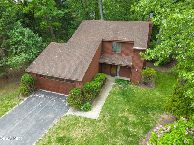 64 Algonquin Road, Clifton Park, NY 12065