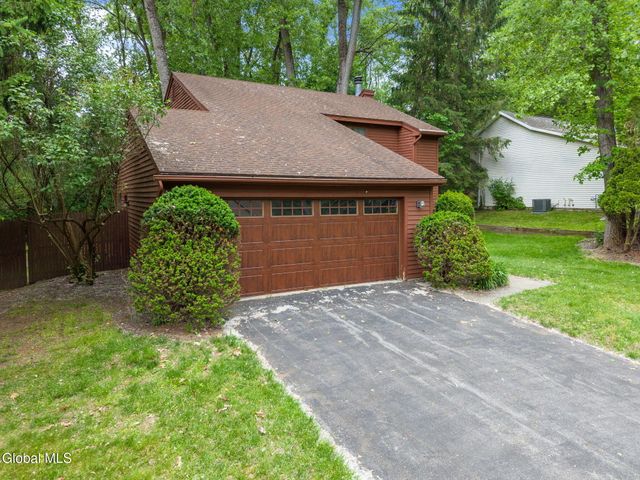 64 Algonquin Road, Clifton Park, NY 12065